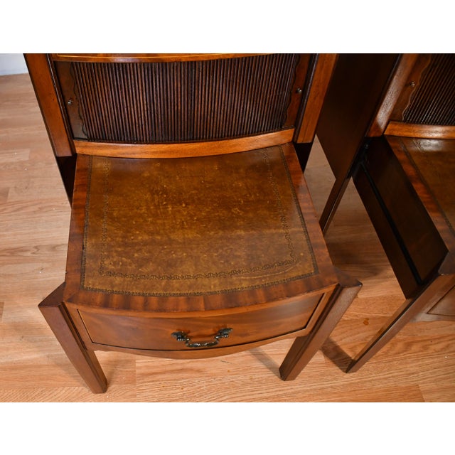 1920 Antique Beacon Hill Collection Regency Mahogany Nightstands Bedside Tables For Sale - Image 11 of 18