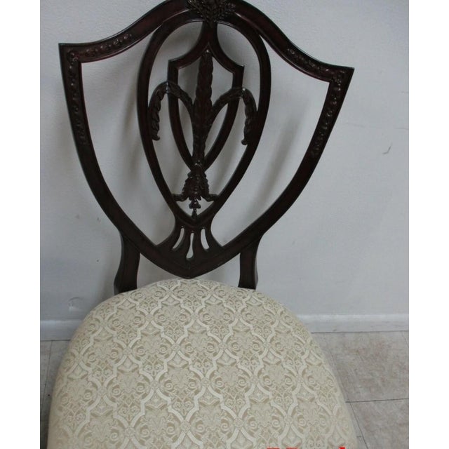 Wood 1980s Pair Drexel Mahogany Chippendale Shield Back Dining Side Chairs C For Sale - Image 7 of 14
