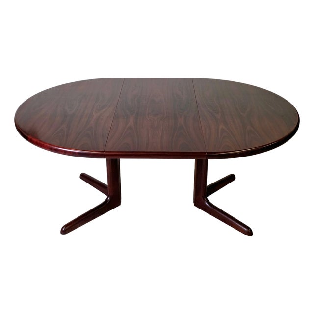 Late 20th Century Danish Rosewood Dining Table Attributed to Skovby For Sale