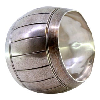 Silver Napkin Ring with Kite-Shaped Bands and Beaded Edges For Sale