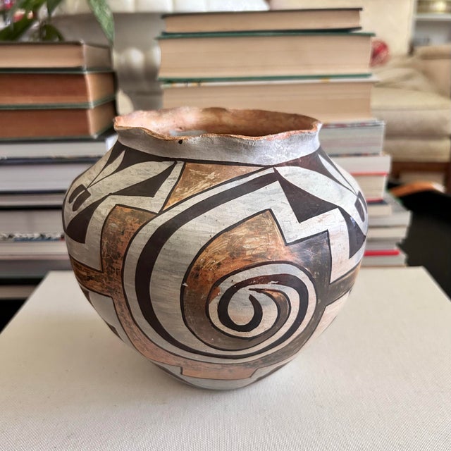 Rustic Vintage Acoma New Mexico Hand-Painted Geometric Pottery Vase, 6.5" For Sale - Image 3 of 10