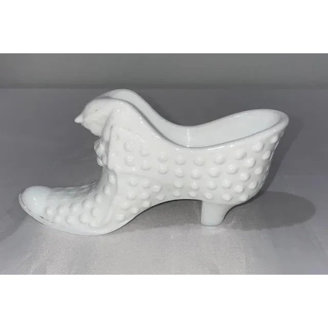 White Vintage 1950s Fenton Hobnail Slipper and Cat For Sale - Image 8 of 8
