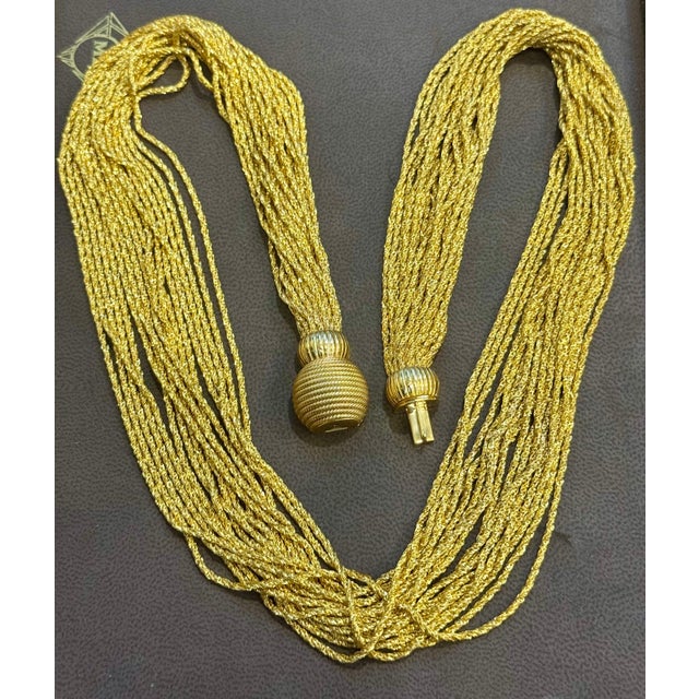 158 Gm of 18 Karat Gold With 18 Strand 24 " Long Lariat & Heavy Clasp Necklace For Sale In New York - Image 6 of 8
