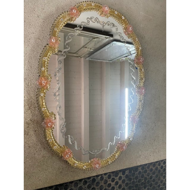 Italian Venetian Oval Gold and Pink Floreal Hand-Carving Mirror in Murano Glass For Sale - Image 3 of 8