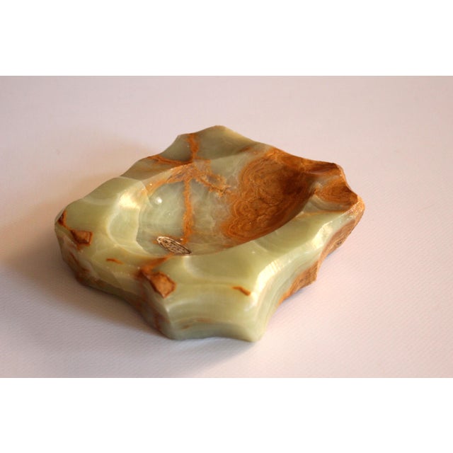 Handcarved onyx ashtray, made in Italy, marked, in good vintage condition width 5.7" - depth 4.72" - height 1.18" - weight...