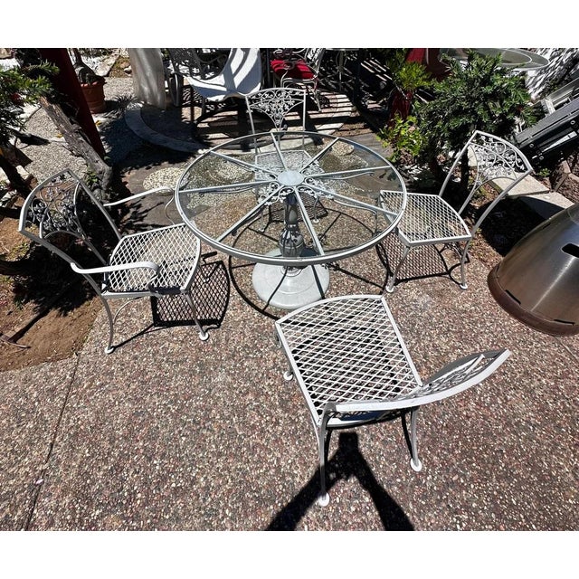 Mid-Century Modern Mid 20th Century Woodard Dining Table & 4 Chairs, Attributed For Sale - Image 3 of 10