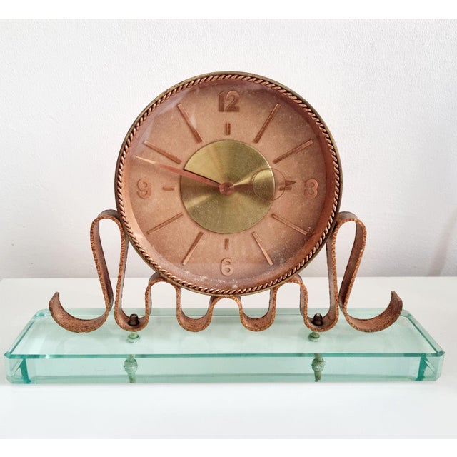 1950s Mid-Century Italian Table Clock in Copper and Glass, Italy, 1950s For Sale - Image 5 of 11