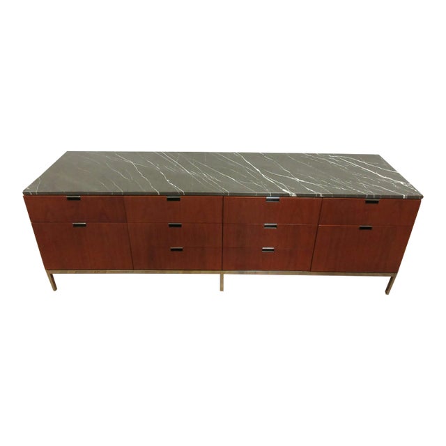 Florence Knoll Credenza in Walnut With Marble Top For Sale