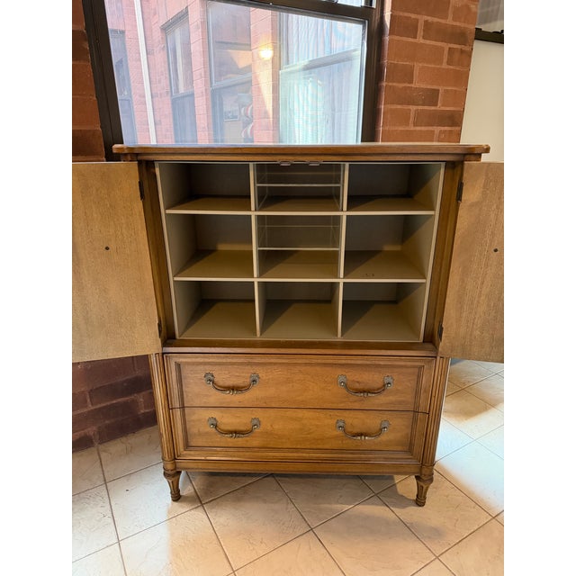 English Vintage Henredon Fine Furniture Ralph Lauren Country Manor Style Armoire Wardrobe 1960s For Sale - Image 3 of 12