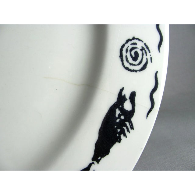 Mid-Century Modern Homer Laughlin Atomic Fish Black and White Dinner or Charger Plates - Set of 4 For Sale - Image 3 of 13