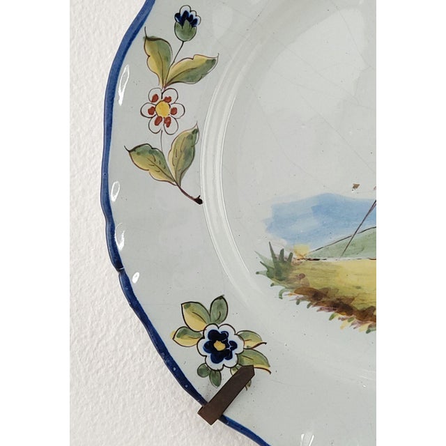 19th Century Faïence Plate With Joan of Arc, France, 19th Century For Sale - Image 5 of 10