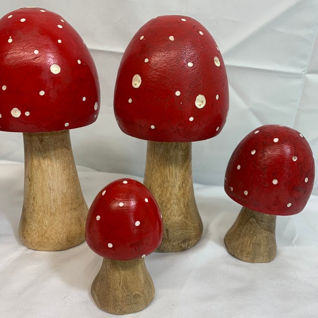 Mid-Century Modern Set of 5 Red and White Carved Folk Art Mushrooms For Sale - Image 3 of 8