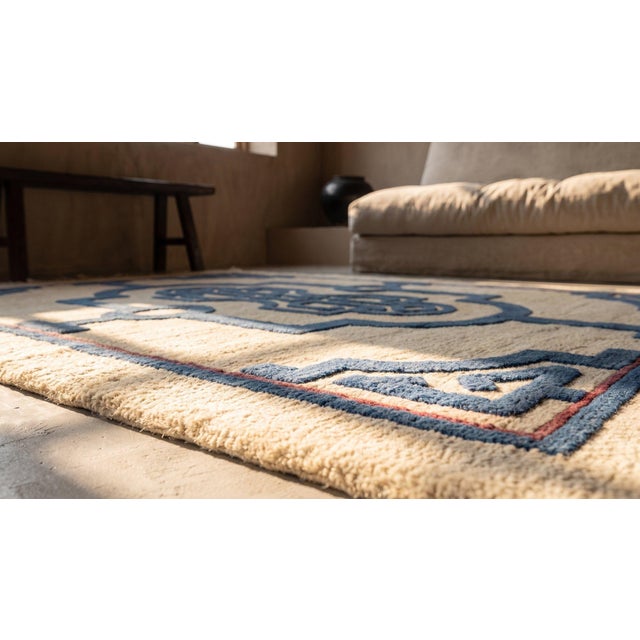 1920s Ivoryy Blue Medallion Antique Chinese Art Deco Rug 3' X 5' Handknotted Wool Carpet For Sale In New York - Image 6 of 7
