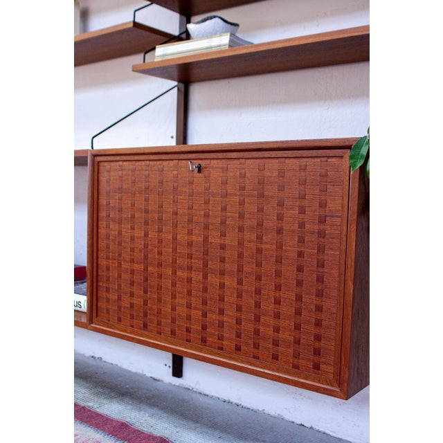 Mid-Century Royal Wall Shelving System in Teak by Poul Cadovius for Cado, 1960s For Sale - Image 13 of 18