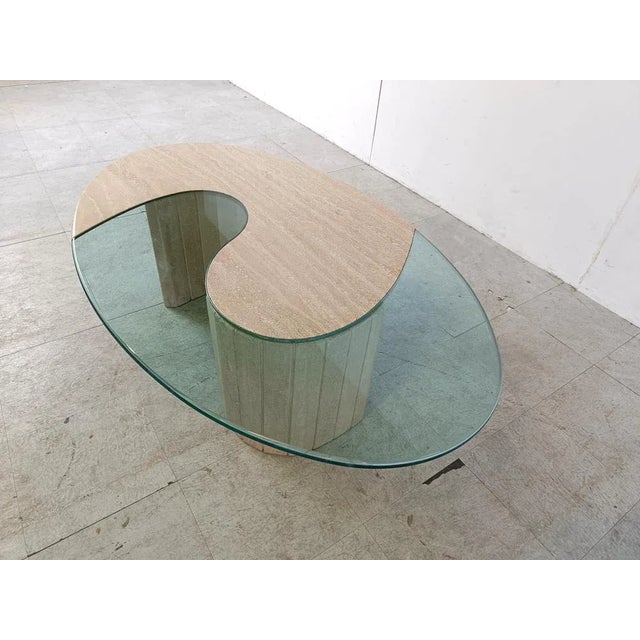 Travertine and Glass Coffee Table, Italy, 1970s, in Good conditions. Designed 1970 to 1979