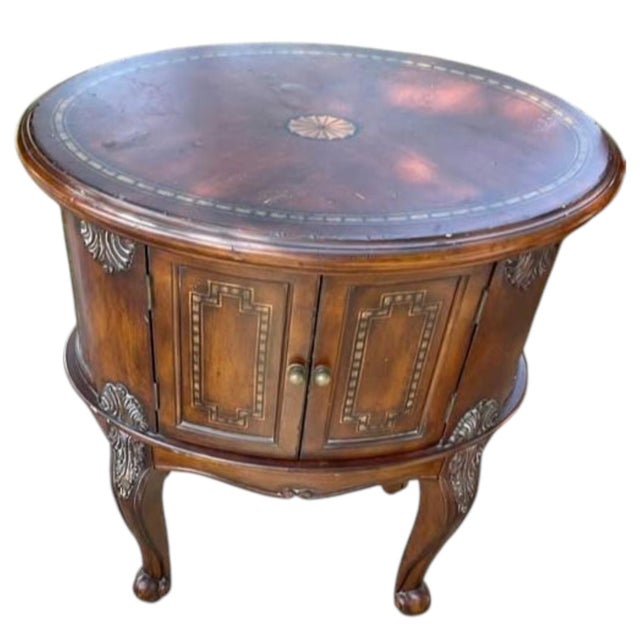 Traditional 1940s Seven Seas Collection by Hooker Furniture – Oval Drum Accent Table For Sale - Image 3 of 6