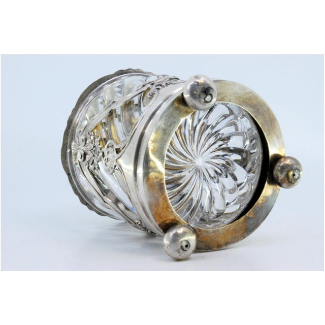 Silver Bonbon Box with a Cut Glass Core and Relief with Flowers and Plant Motifs and Supported by Three Round Feet. For Sale - Image 4 of 10
