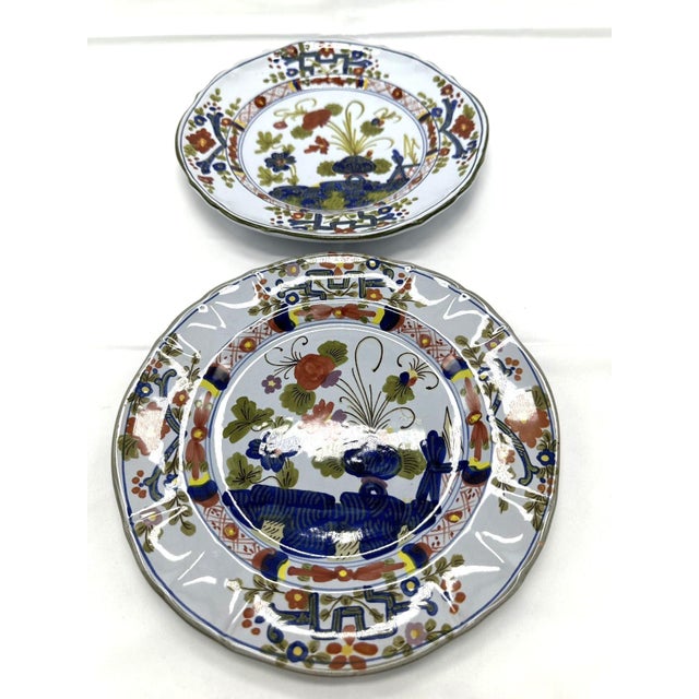 Vintage Italian Majolica Faenza Garofano Blue & White Plates - Pair For Sale - Image 9 of 10