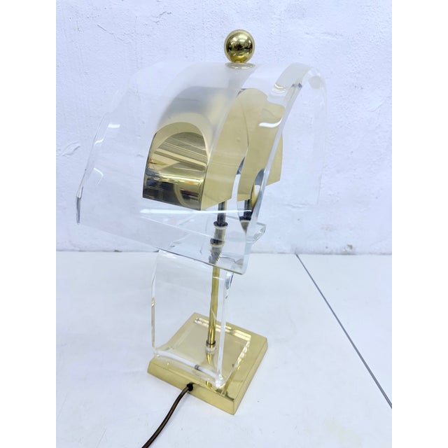 1990s Hollywood Regency Table Lamp in Acrylic and Gold-Plated Metal, 1970s For Sale - Image 5 of 16