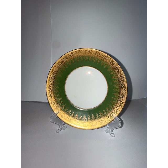1900s Ch. Field Haviland Limoges France “Label De Qualité” Forest Green & Gold Encrusted 48-Piece Formal Dinner Service for 12 For Sale In New York - Image 6 of 11