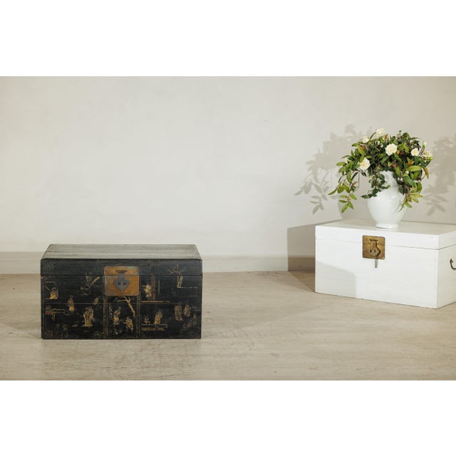 Mid 20th Century Black Chinese Lacquered Blanket Chest with Hand-Painted Figural Scenes For Sale - Image 16 of 18