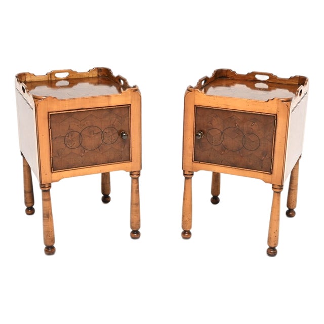 Vintage Georgian Style Yew Wood Oyster Veneer Nightstands, 1930, Set of 2 For Sale
