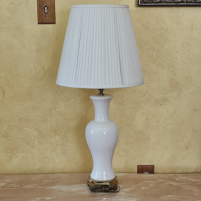 Ceramic Vintage Paul Hanson White Porcelain Table Lamp on Brass Pagoda Base, Usa For Sale - Image 7 of 18