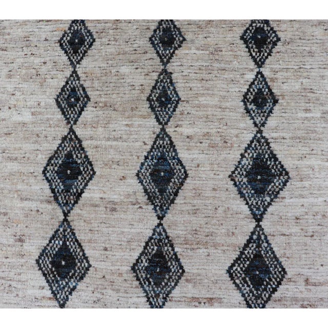 Textile Modern Hand-Knotted Runner in Wool With Diamond Design in Blue and Ivory 3'1 X 10'1 For Sale - Image 7 of 10