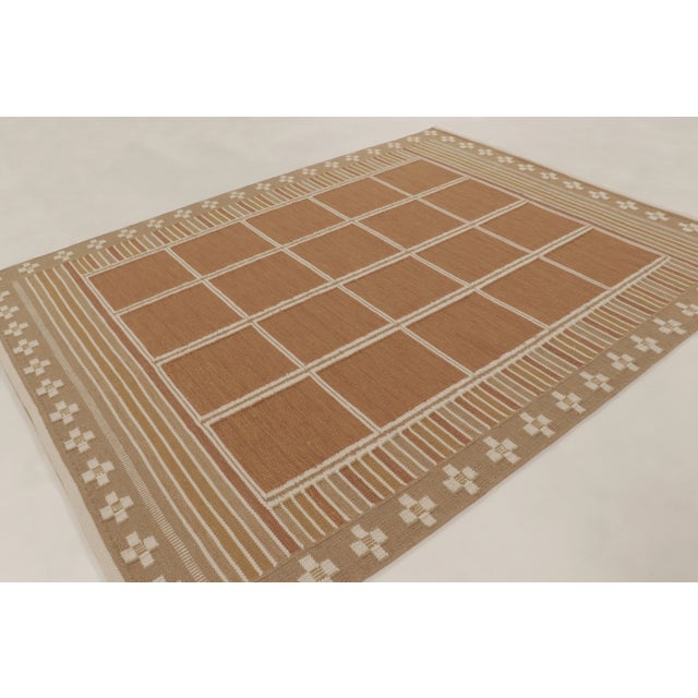 Handwoven in premium wool, this 8x10 flatweave is a beautiful, heartwarming addition to Rug & Kilim’s Scandinavian...