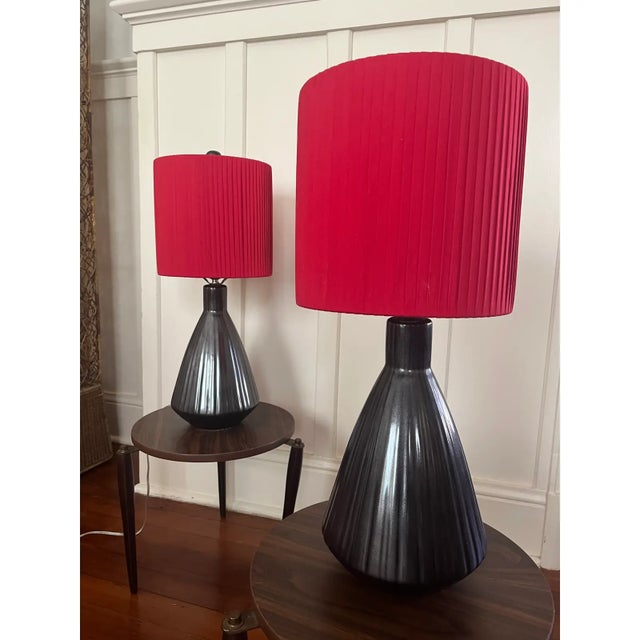 Pair of 1980s Postmodern Ceramic Lamps With Custom Red Pleated Shades For Sale - Image 4 of 9
