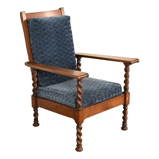 Stickley Brothers Antique Arts & Crafts Carved Oak Barley Twist Lounge Chair, Circa 1920s For Sale