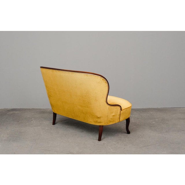 Mid-Century Sofa in Yellow For Sale - Image 5 of 18