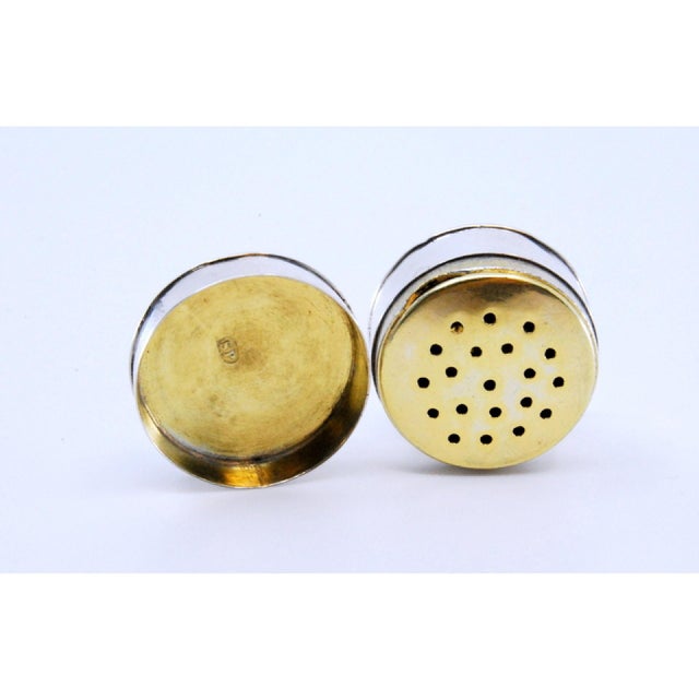 Round and Smooth Silver and Gold Vinaigrette Box For Sale - Image 4 of 9