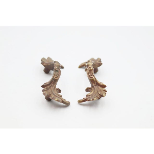 French Provincial Pair of Vintage 3.875 In. French Provincial Brass Drawer Pulls For Sale - Image 3 of 5