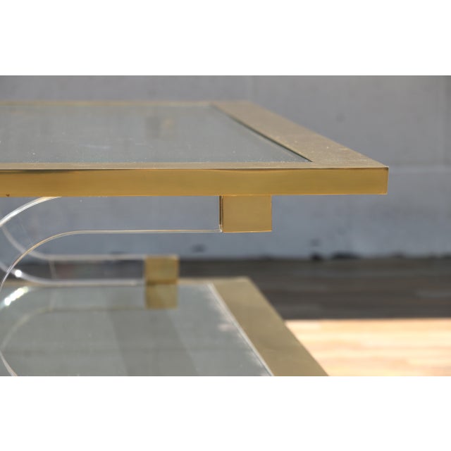 Vintage 1970s Hollywood Regency Brass Lucite & Glass Two-Tier Coffee Table For Sale - Image 10 of 18