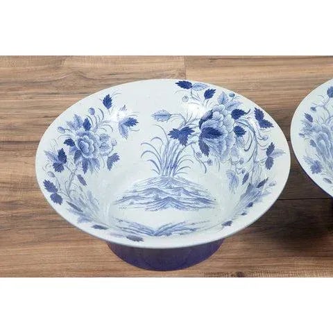 Late 20th Century Blue and White Porcelain Wash Basin with Cobalt Blue Patina and Floral Motifs For Sale - Image 12 of 12