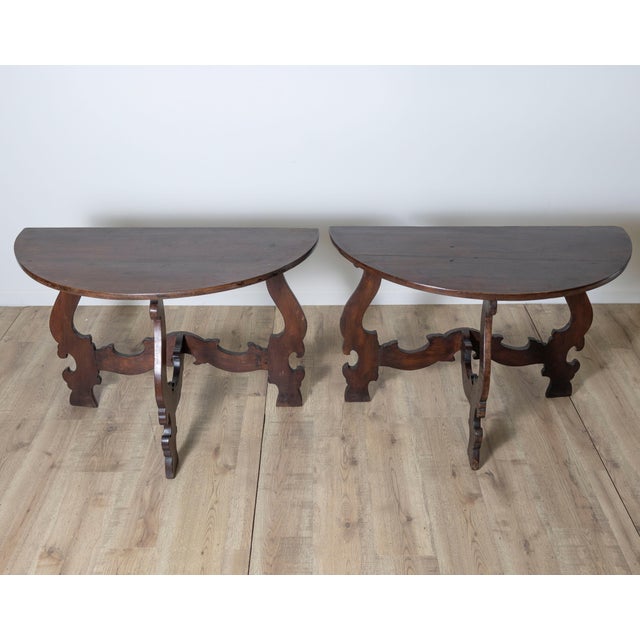 Late 17th Century Pair Of Walnut Consoles For Sale In Atlanta - Image 6 of 12