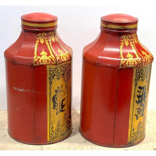 Yellow Pair of English Regency Red Tôle & Gilt Chinoiserie Tea Caddies, Nos. 2 & 4 For Sale - Image 8 of 18