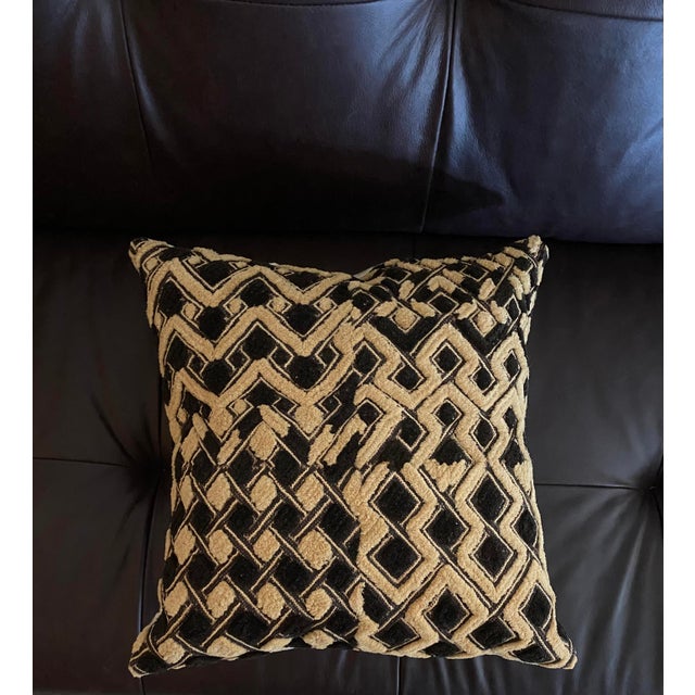 Graphic Kuba Shoowa Raffia Grass + Silk Pillows, Set of 2 (Congo), Hand-Sewn For Sale - Image 10 of 13