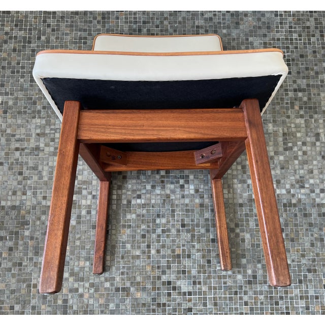 Jens Risom Chair, 1960s, Original Label & Markings For Sale - Image 9 of 13