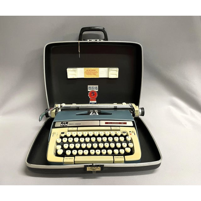 Smith-Corona Classic 12 Portable Typewriter - Teal Blue For Sale In Raleigh - Image 6 of 13