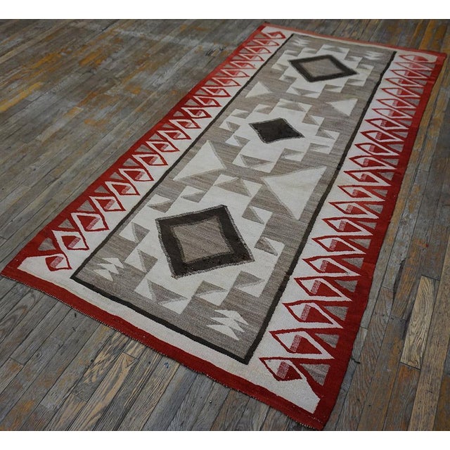 Early 20th Century 1930s White Gray Diamond Geometric Antique American Navajo Rug 4'9"x 6'9" Flatweave Wool Carpet For Sale - Image 5 of 14