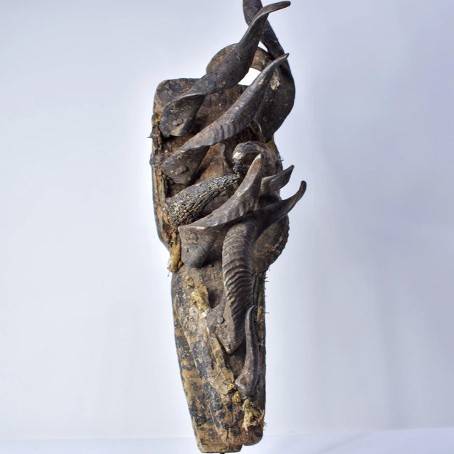 Early 20th Century Early 20th Century Dan, Wee, Kran, Guerre Guere Mask on Stand For Sale - Image 5 of 15