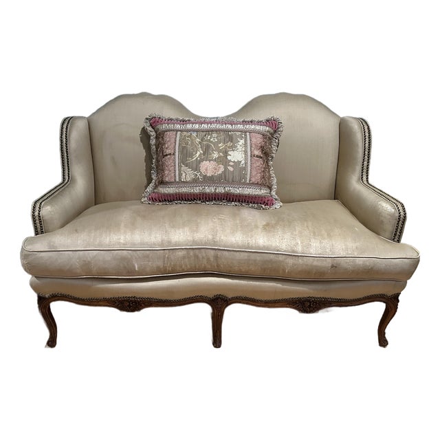 Antique French Louis XV Style Hand-Carved Upholstered Loveseat With Down Cushion For Sale