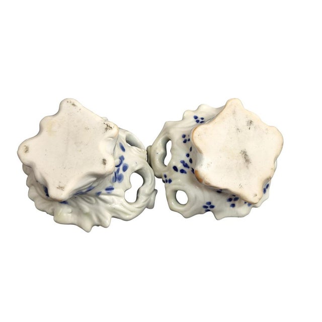 Japanese Jeweled Porcelain Chrysanthemum Inkwells, 1880, Set of 2 For Sale - Image 4 of 15