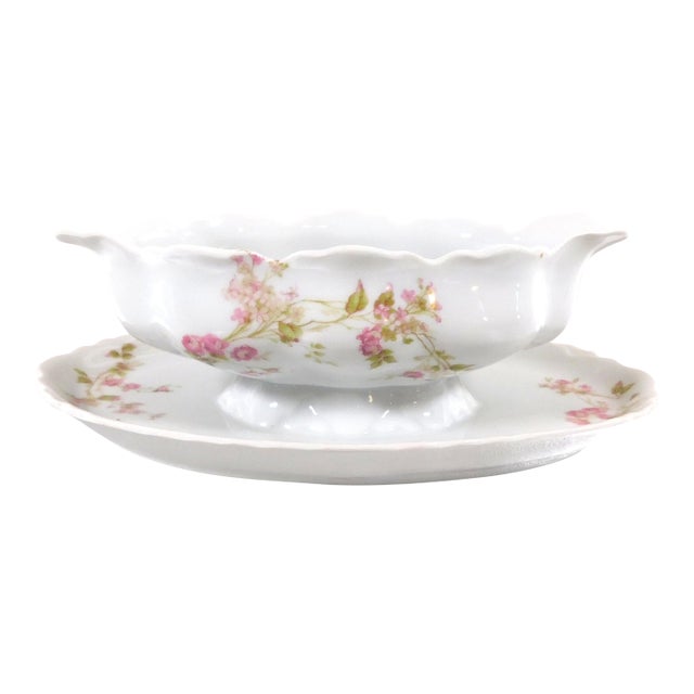 1910s Heinrich & Co. Smooth Rim Gravy Boat With Attached Underplate in Hc441 For Sale