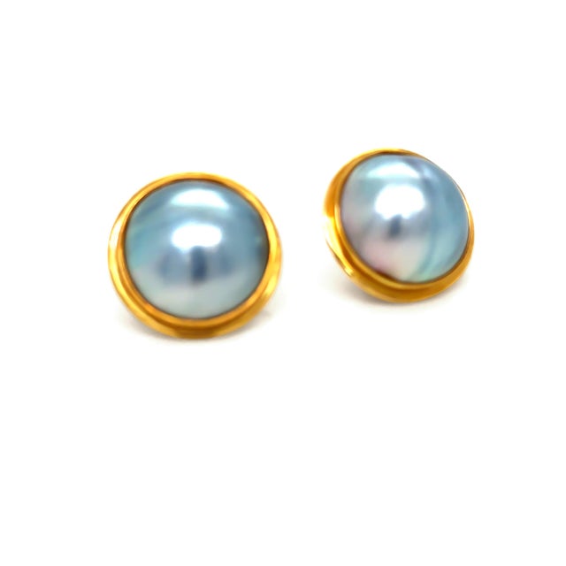 18ct Yellow Gold Mabe Tahitian Pearl Earrings 17mm 10.26g, A Pair For Sale - Image 6 of 7
