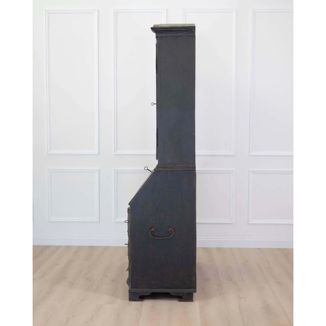 Swedish 18th Century Baroque Vitrine For Sale - Image 12 of 12