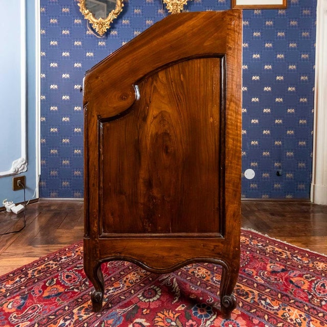 Wood 18th-Century Genoese Baroque Chest of Drawers with Inlays and Mercury-Gilded Bronze Handles, 1750 For Sale - Image 7 of 10