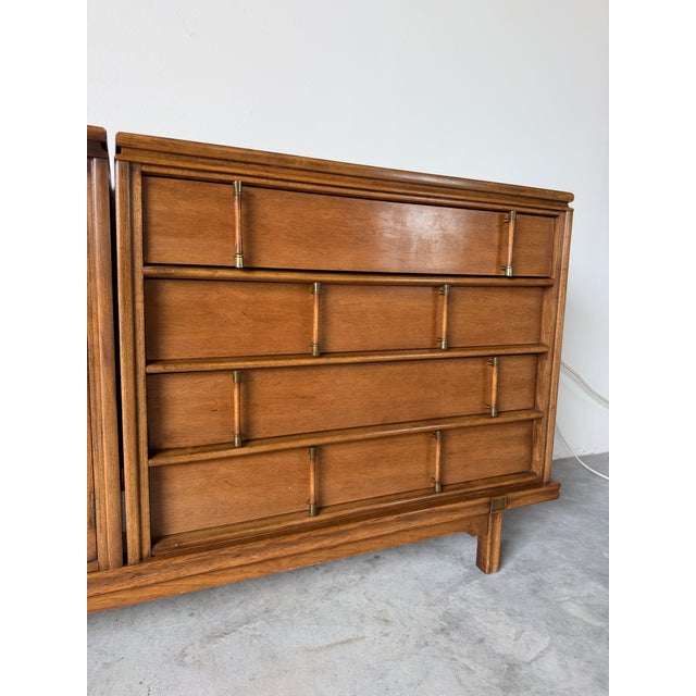 Long Mid Century Modern Thomasville Tamerlane Walnut Bar Credenza Sideboard Cabinet For Sale - Image 9 of 18